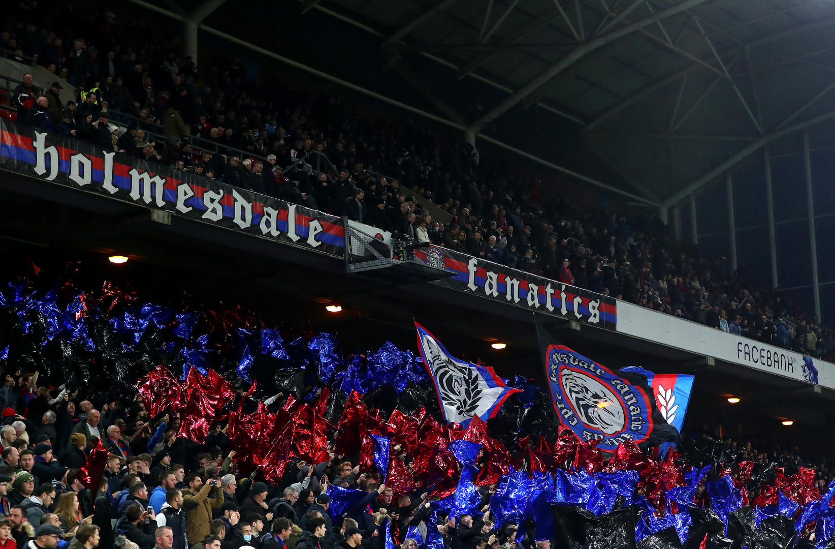 瞄准红色铁 瞄准红色铁