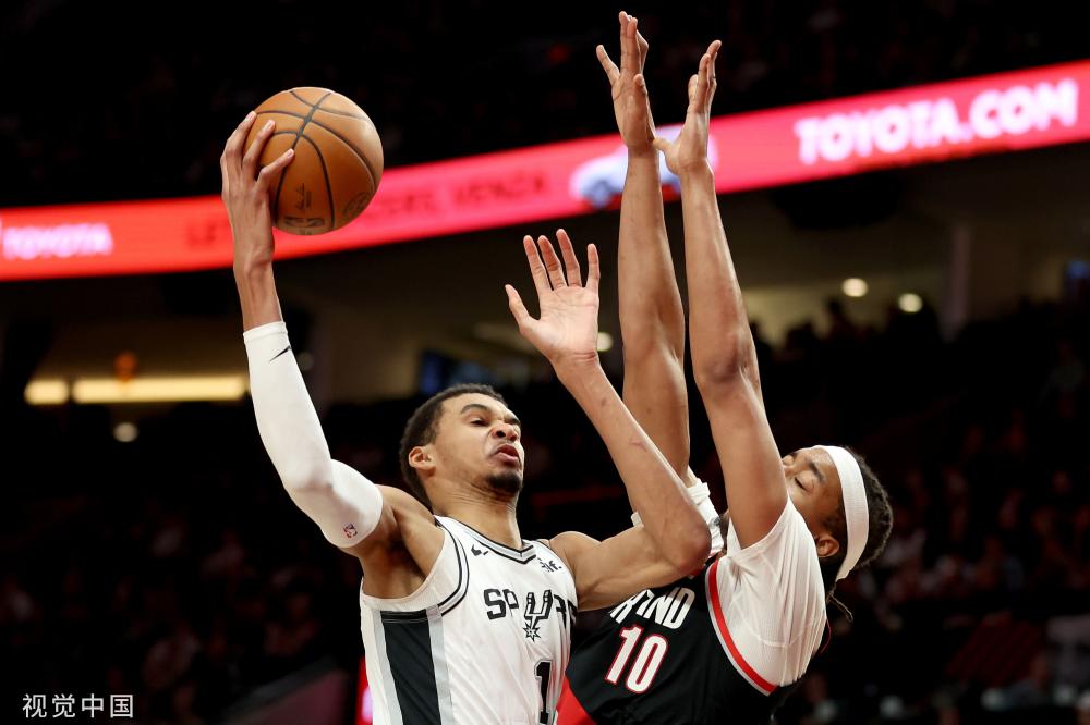 在首战中打 在首战中打